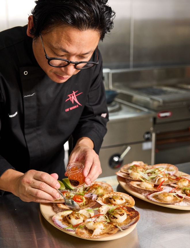 luke-nguyen-recipes-scallops-RWR39182